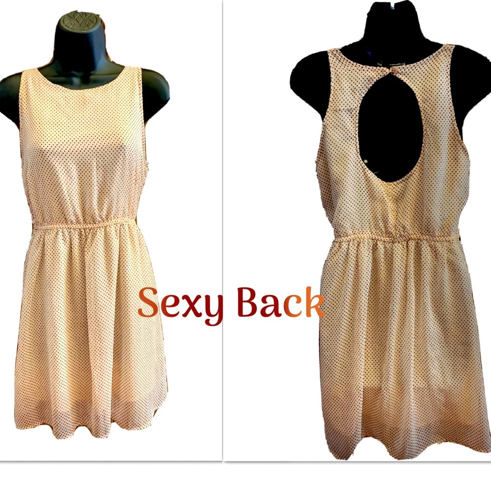 Flirty Peach Summer Dress With Sexy Back!! 😍 - Picture 2 of 8